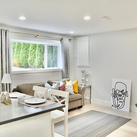 Stylish 1 Bedroom Suite In North Vancouver 10 Mins Ski ภายนอก รูปภาพ
