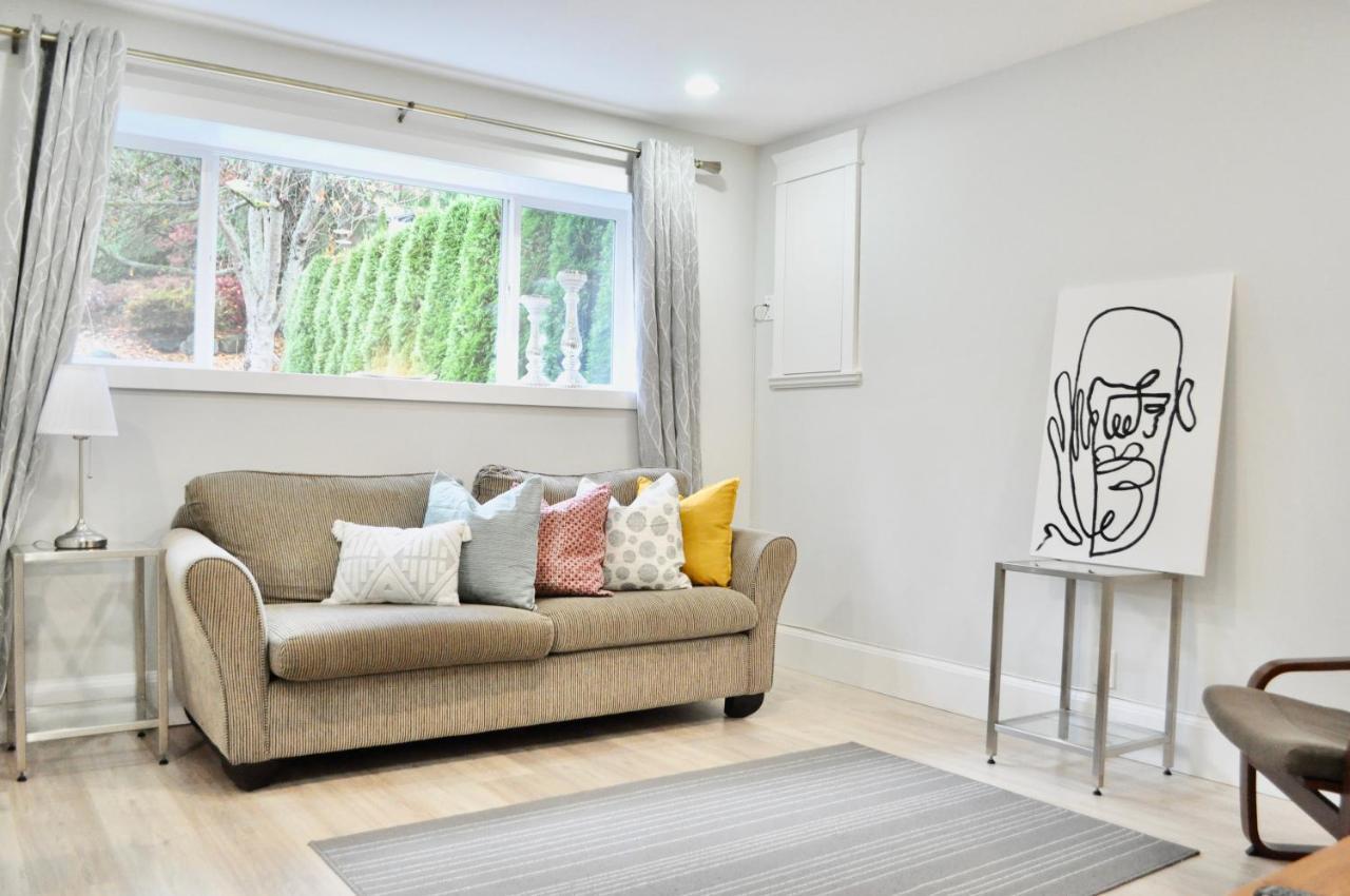 Stylish 1 Bedroom Suite In North Vancouver 10 Mins Ski ภายนอก รูปภาพ