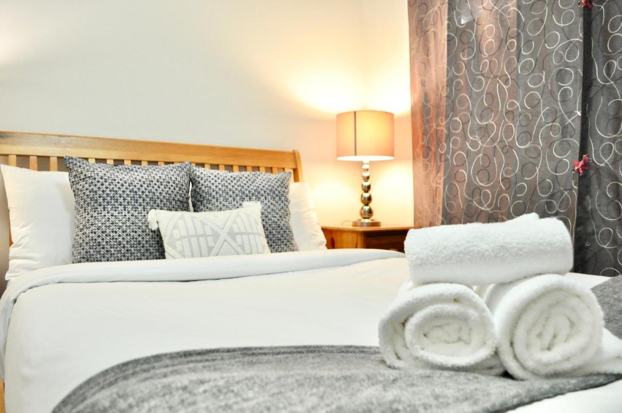 Stylish 1 Bedroom Suite In North Vancouver 10 Mins Ski ภายนอก รูปภาพ