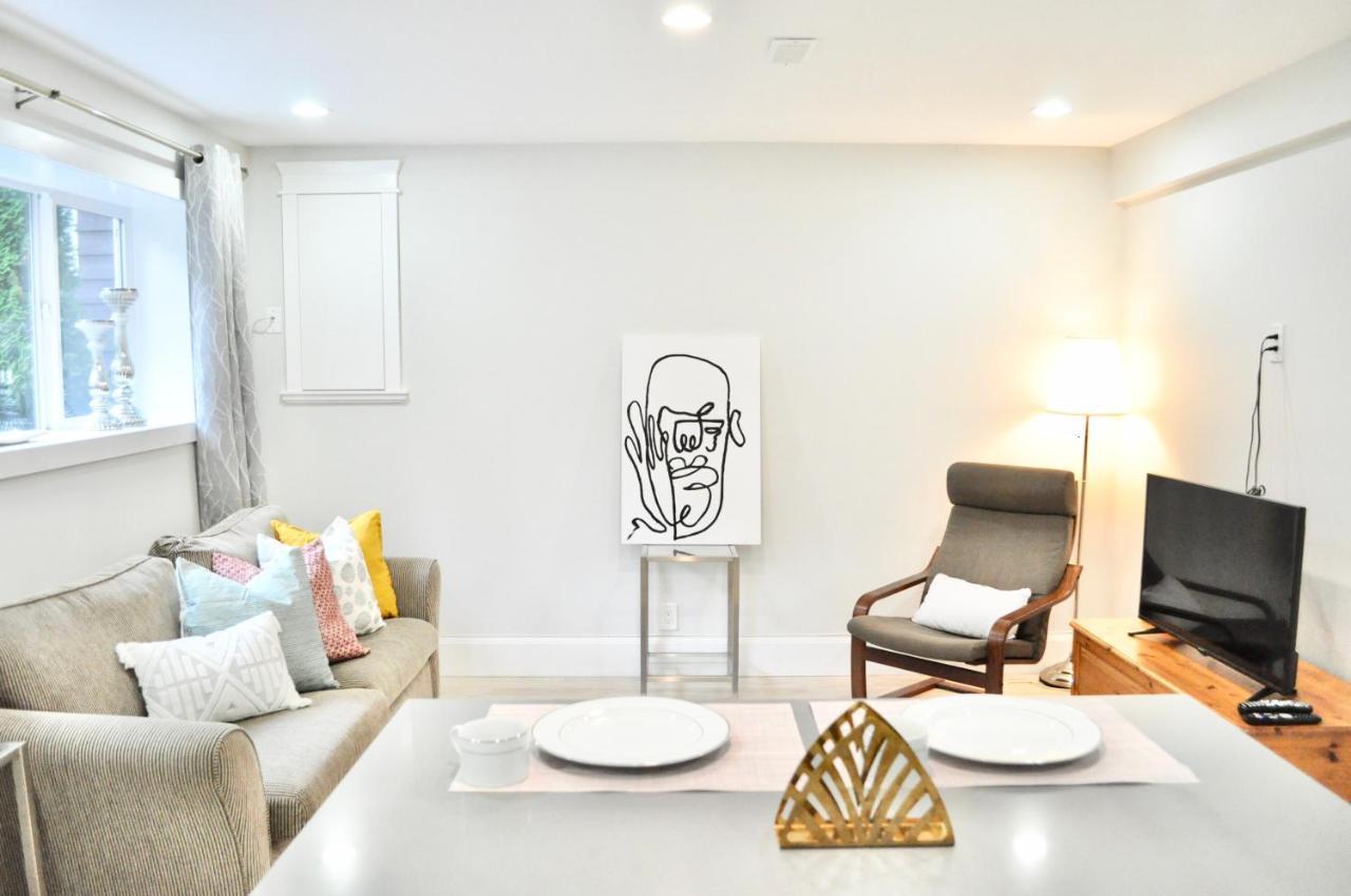 Stylish 1 Bedroom Suite In North Vancouver 10 Mins Ski ภายนอก รูปภาพ